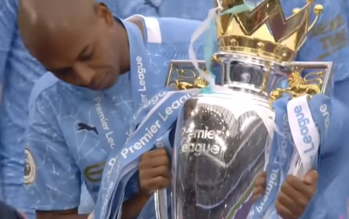 Manchester City lift the Premier League trophy