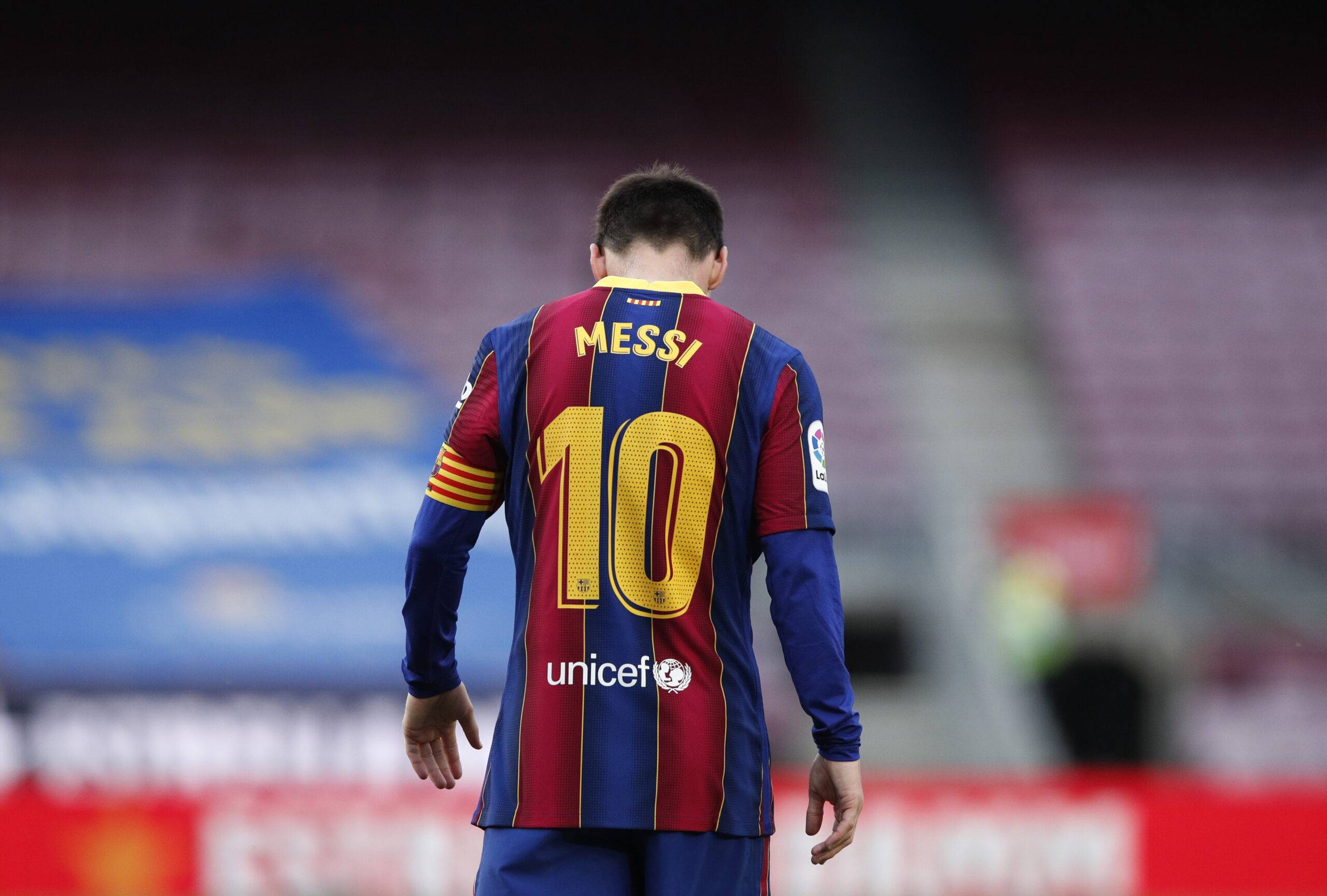 FC Barcelona announce Leo Messi will not be staying at the club