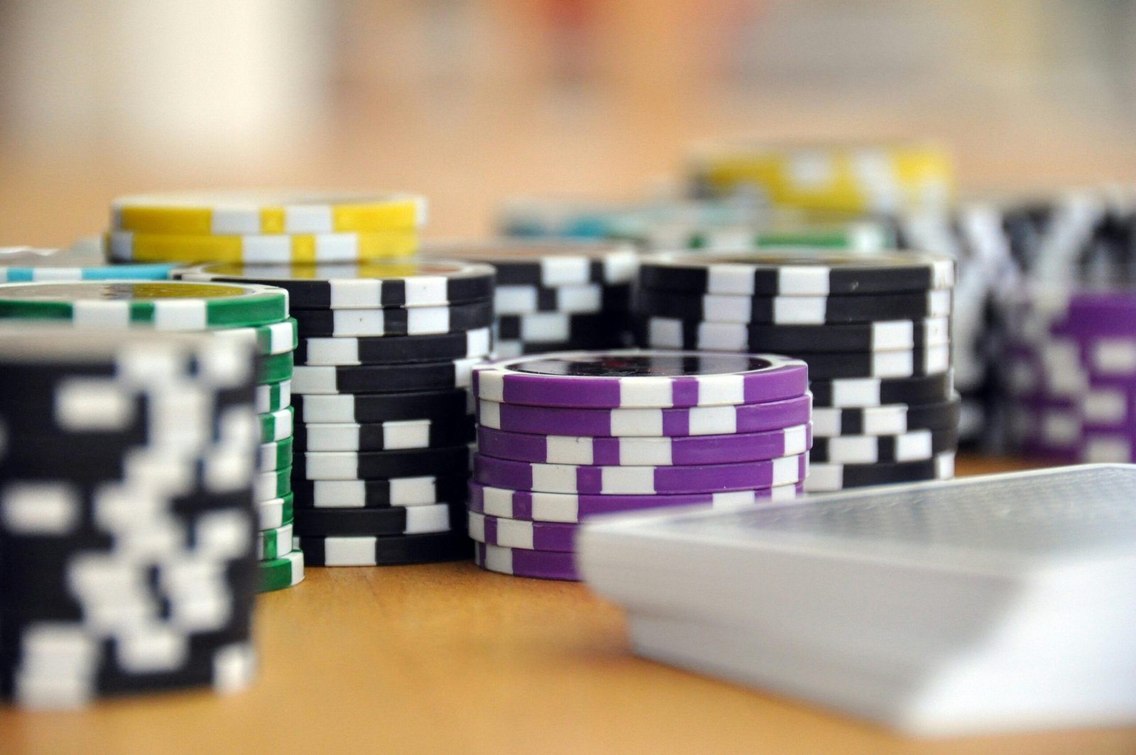 Slovakia's Online Gambling Sector Sees 30% Revenue Surge Amid Industry Growth