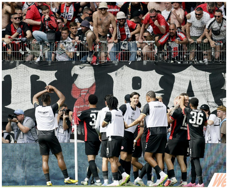 Borussia Dortmund make spectacular escape to win Champions League ticket