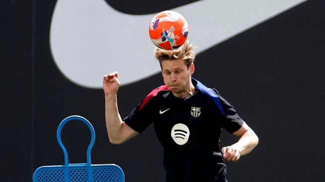 Barcelona reach deal with De Jong over new contract