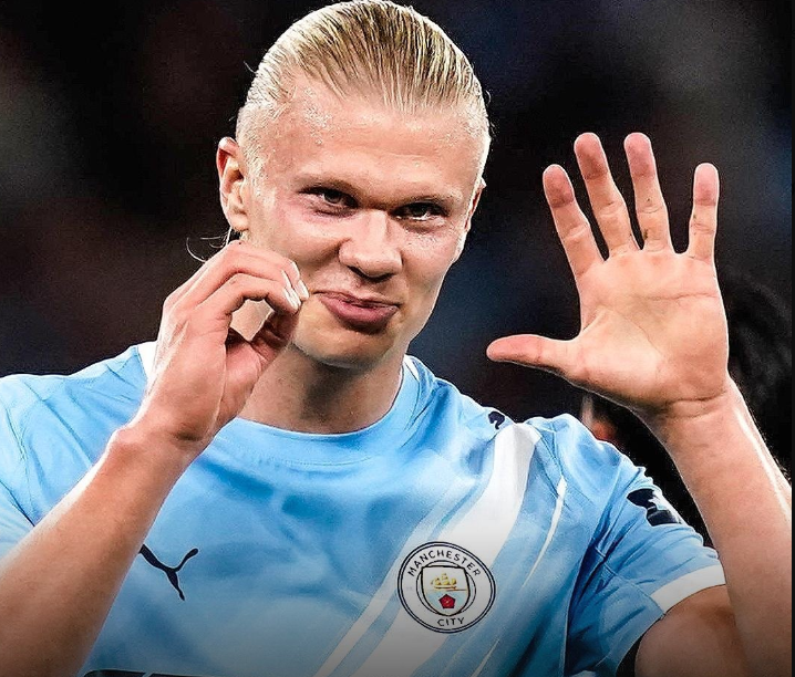 Haaland hits milestone as City beat 10-man Napoli 2-0