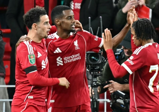 Isak opens Liverpool account in League Cup win, Chelsea edge past Lincoln