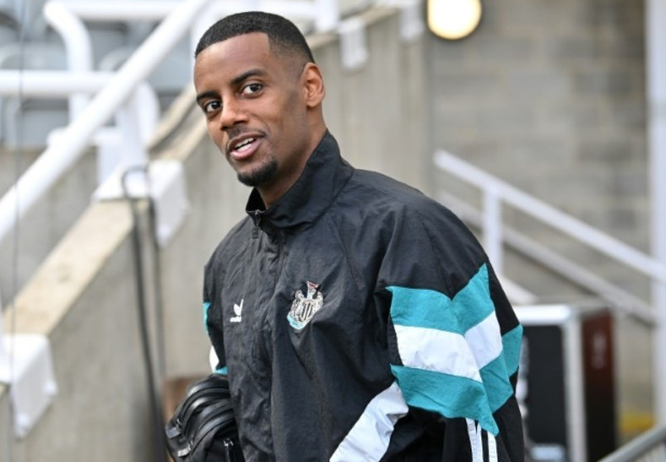 Liverpool Break British Transfer Record to Sign Alexander Isak from Newcastle