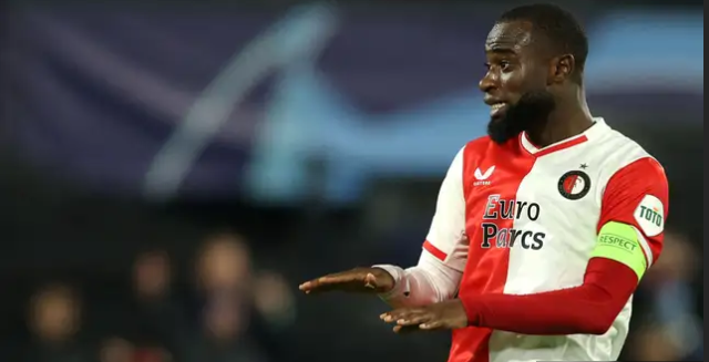 Liverpool Make Late Move for Geertruida as Defensive Crisis Deepens