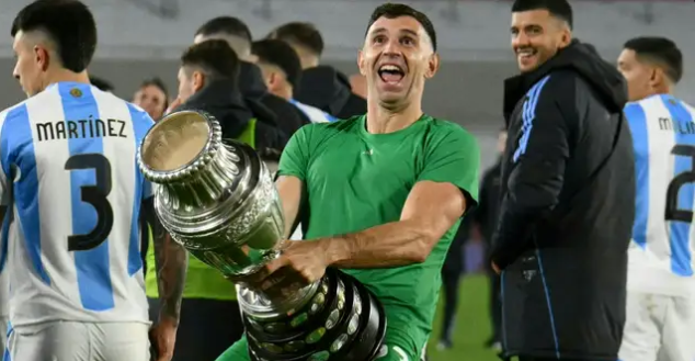 Martinez Divides Opinion Again as Rival Questions Goalkeepers Attitude