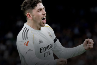 “Real Madrid Cruise Past Elche 4–1 to Stay in LaLiga Title Hunt”