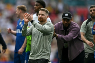 Chelsea reach FA Cup final after narrow win over Leeds