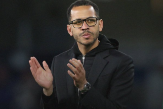 Rosenior backs Chelsea project despite pressure and fan unrest