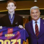 Barcelona complete signing of Anthony Gordon in €80m-plus deal from Newcastle