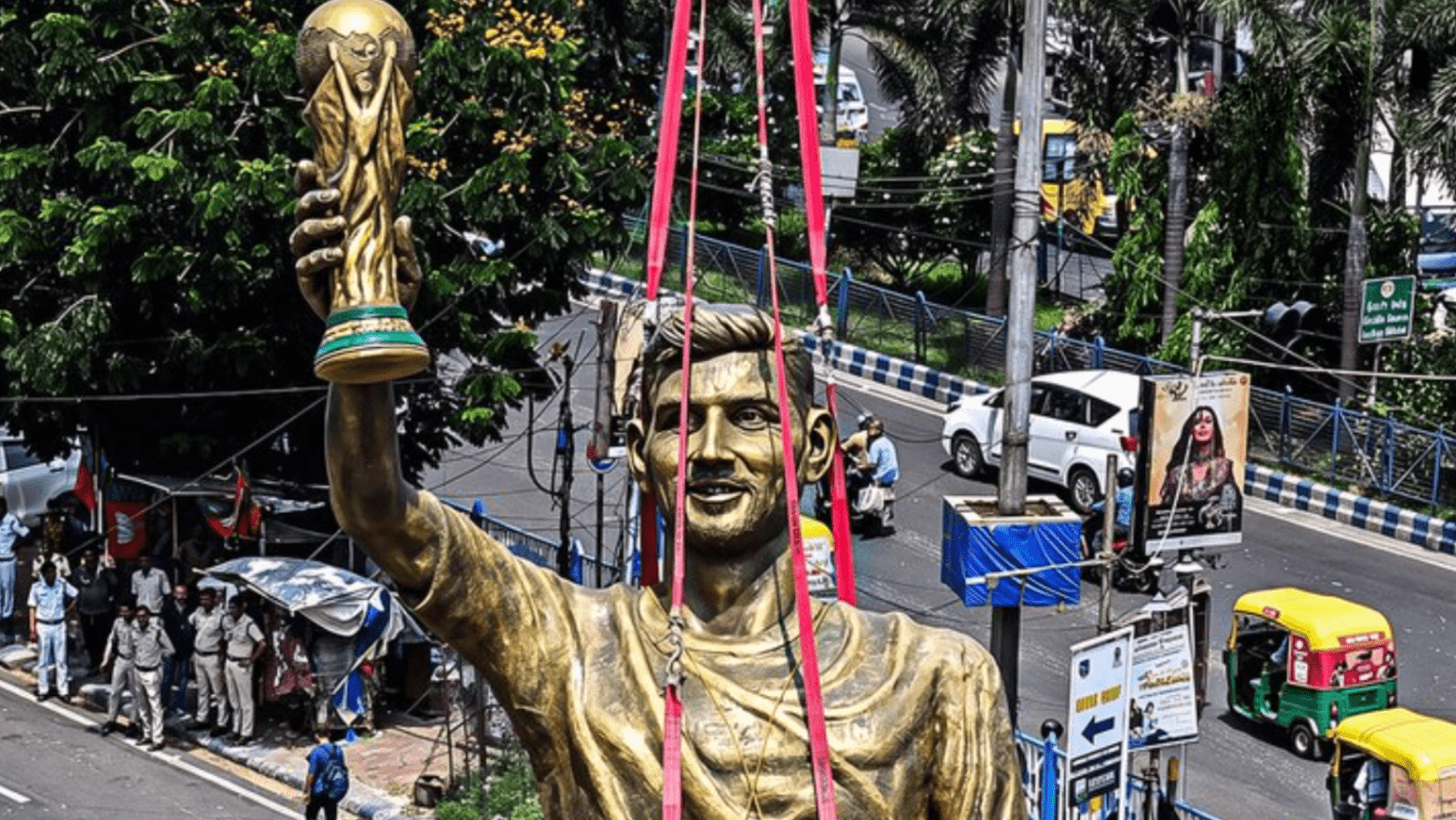 Lionel Messi statue removed in India after safety concerns over swaying structure