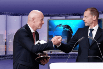 UEFA president Aleksander Čeferin (right) with FIFA president Gianni Infantino (left)